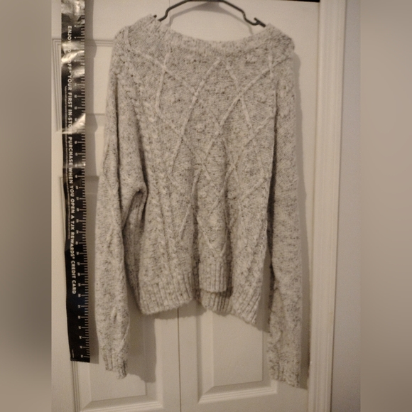 Neiman Marcus Sweaters - Cozy Gray Cable Knit Sweater Neiman Marcus Soft Mint Worn 1x